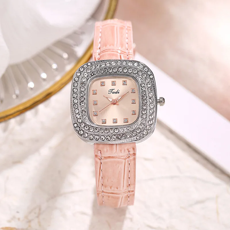 Elegant Square Women's Quartz Watch Casual Ladies Watches Sparkling Diamond Encrusted Leather Strap Luxury Feel Unique Stylish