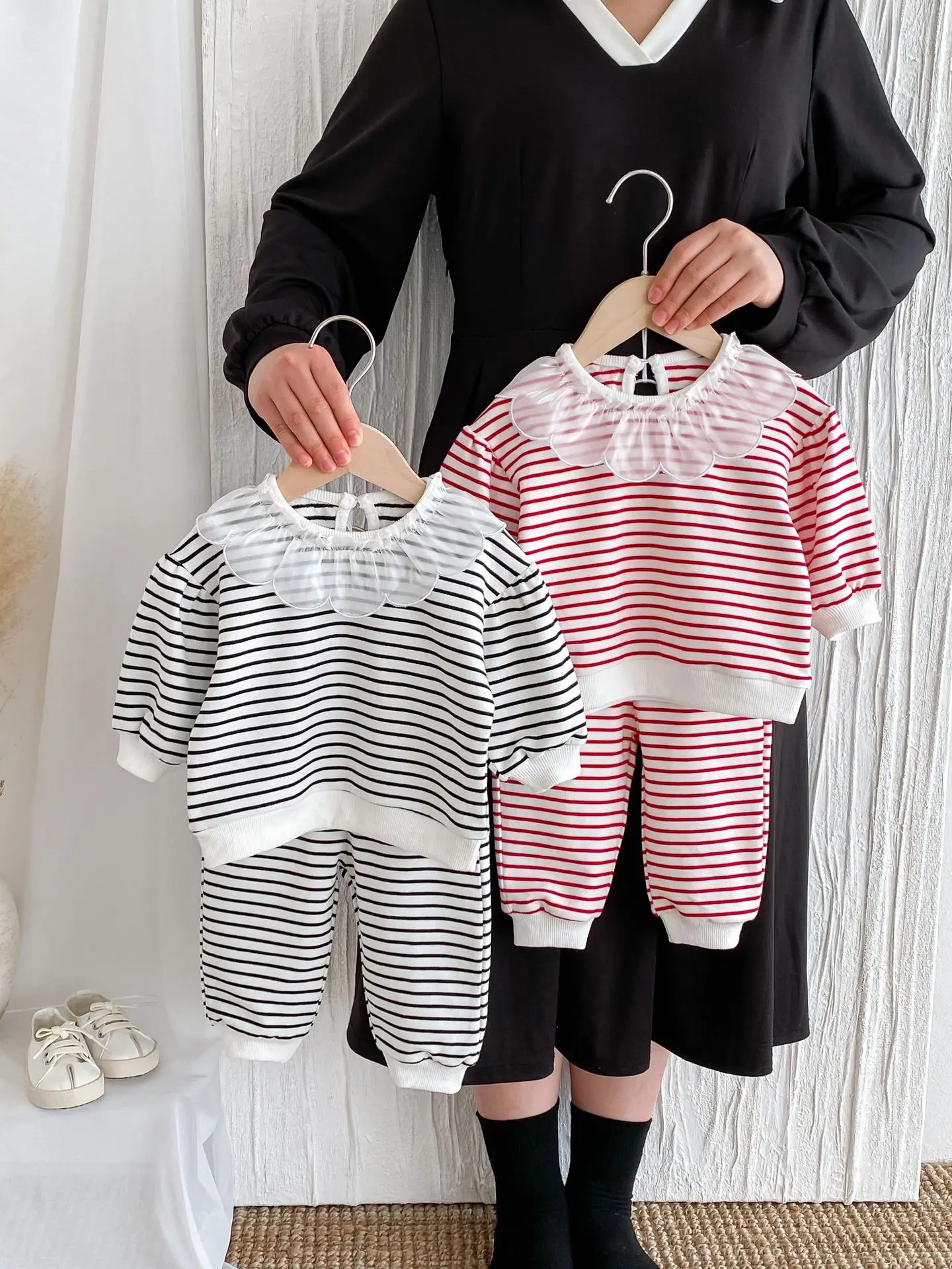 

2025 Autumn New Baby Long Sleeve Sweatshirt Set Toddler Girl Cute Lace Collar Tops + Pants 2pcs Suit Kids Casual Striped Outfits