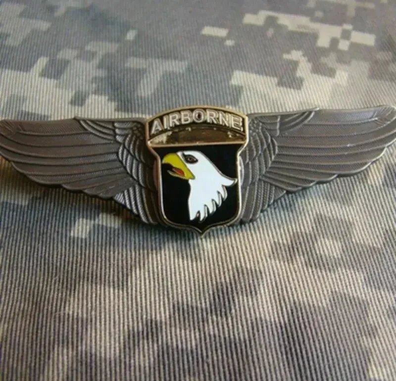 WANG1 . WW2 US 101st Airborne Division Military Pilot Wing Badge Insignia Metal Pin