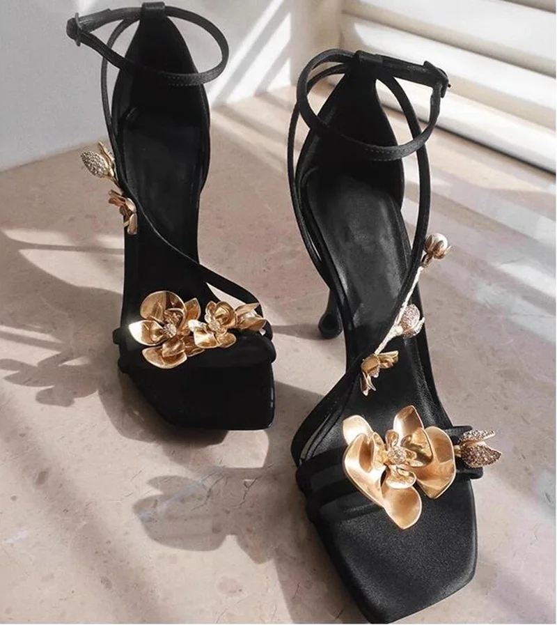 

Square Toe Golden Flower High Heel Sandals 9CM Black Cross Strap Peep Toe Summer Party Shoes