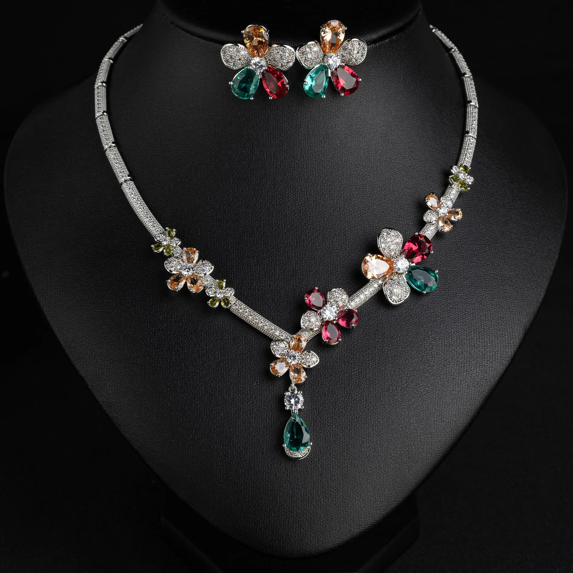 Vintage Zircon Jewelry Set for Women High-End Light Luxury European American Style Earrings Necklace Combo 2026