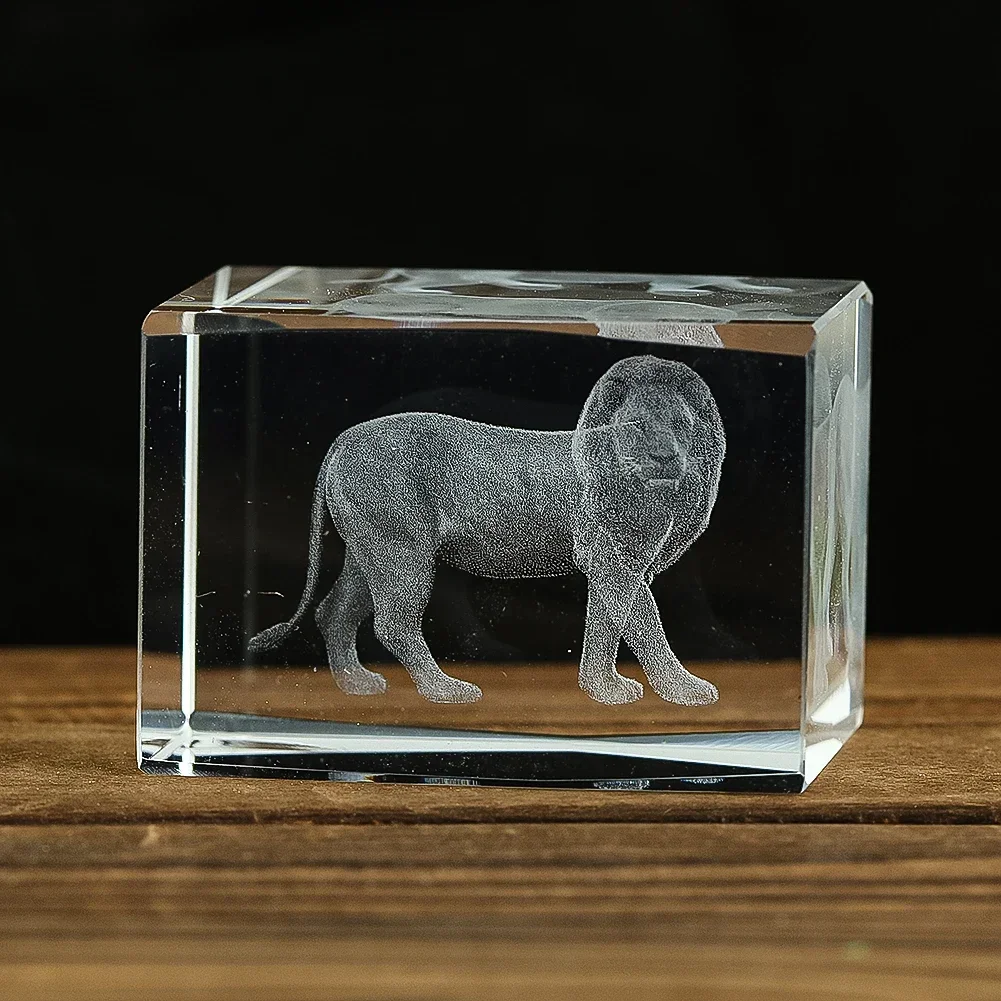 Cuboid Crystal Laser Engraving 3D Animal Carved Inside The Lion Home Decoration Figurines Tourist Souvenirs desk accessories