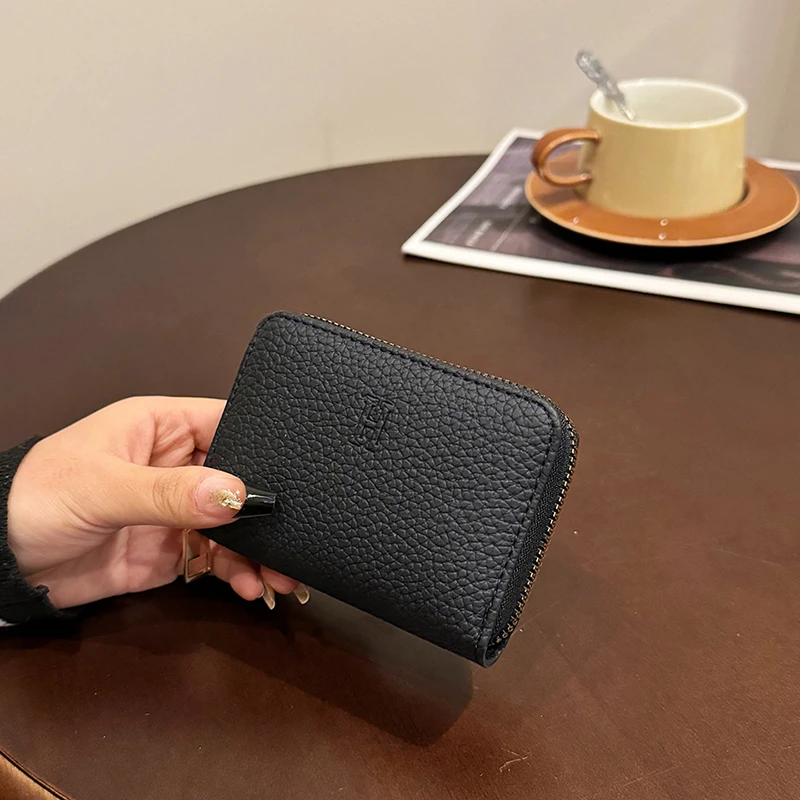 

Women's High-Capacity Wallet, Light Luxury Brand with Niche Design, Easy to Carry and Multifunctional