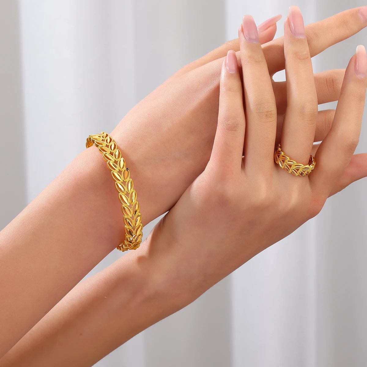 

2Pcs Fashion 18k Gold Plated Wheat Ear Leaves Opening Bracelet Ring Set Suitable For Women's Daily Wear Holiday Jewelry Gifts