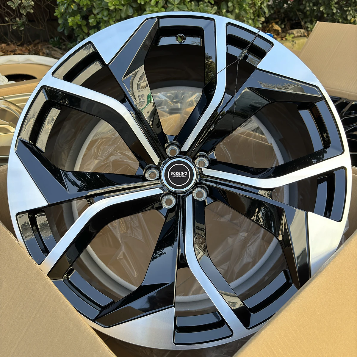 Xianglun Hot Sale New R23 R22 5X112 22*9.5j 22*10j 23*9.5j 23*10j Gold Black Alloy Passenger Car Wheels 22 Inch Wheel RS Q8