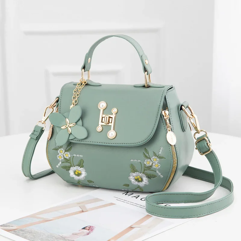 

2024 New Trendy Internet Celebrity Women's Handbag Bag Shell Shaped Fashion Embroidered Crossbody Single Shoulder Bag Female