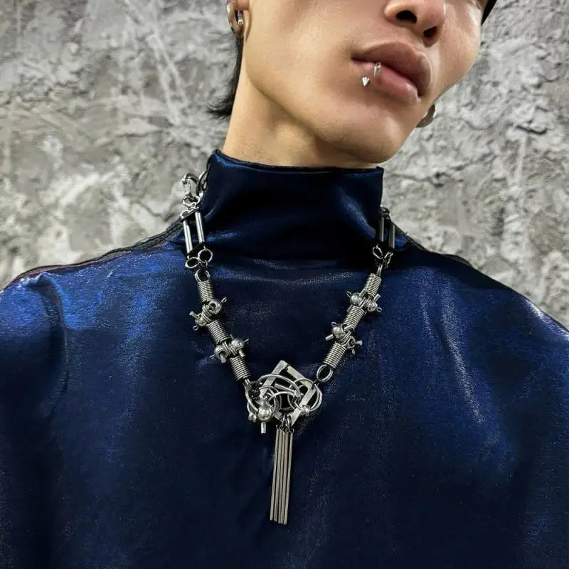 

Hardcore Mechanical Heavy Industry Punk Style Necklace, Versatile and Fashionable Denim Accessories for Men and Women