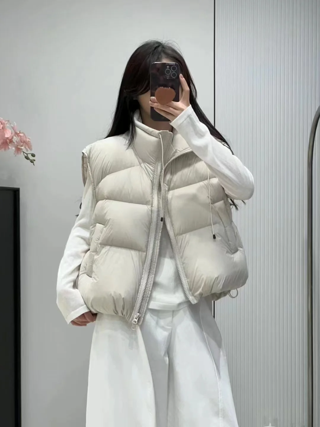 Women's Short Down Vest with Fluffy Stand-Up Collar 90% White Duck Down Vest Stylish Simple Soft Jacket Coat
