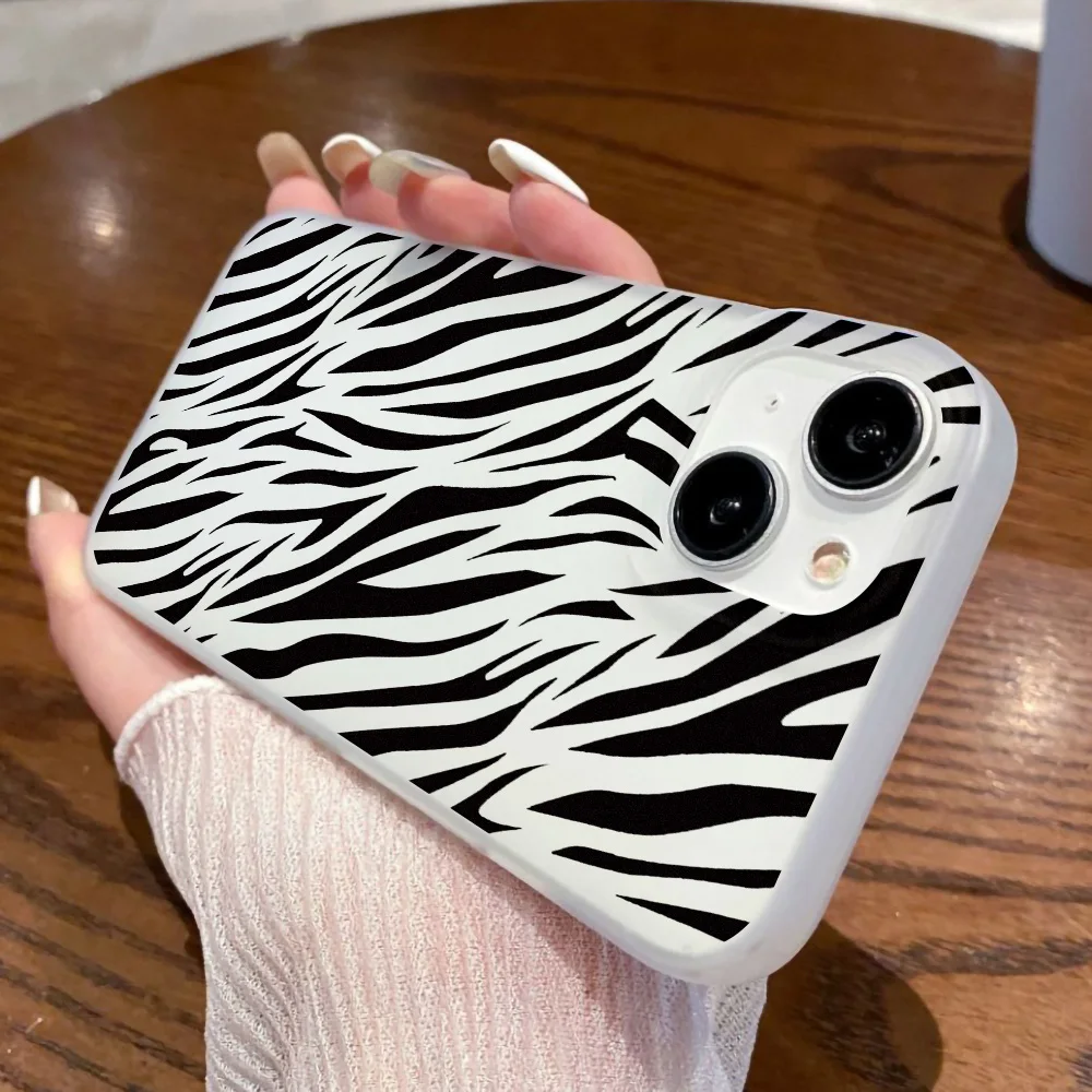 Small Fresh Flowers Case For iPhone 15 Pro Max Case iPhone 11 16 12 14 Plus 13 Mini Case Oil Aesthetics Floral Clear Cover Funda view 6