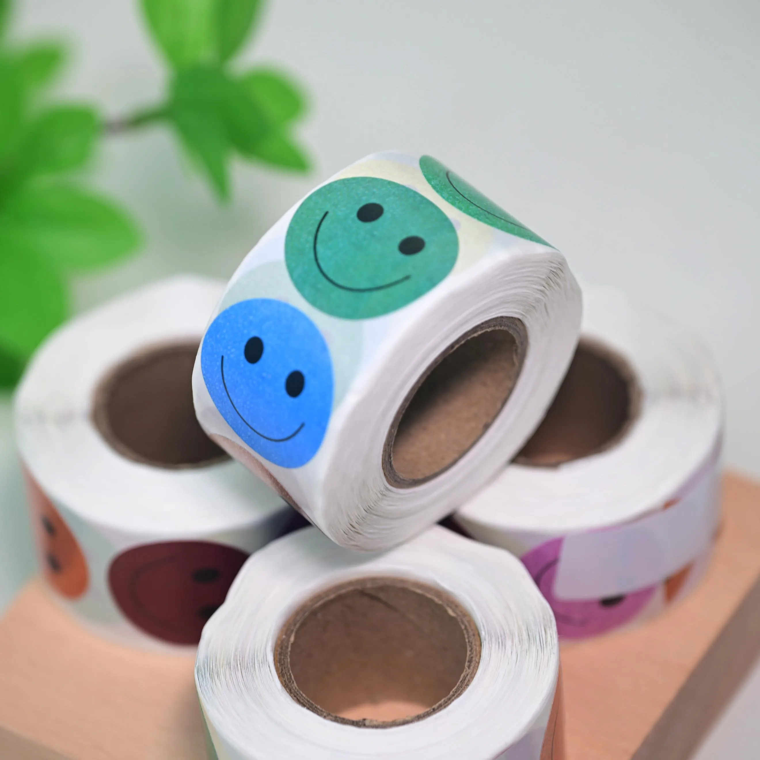 500 Pcs 2.5cm Round Colorful Smiley Face Stickers Roll, Happy Smile Reward Labels, Self Adhesive Incentive Stickers for Kids Tea