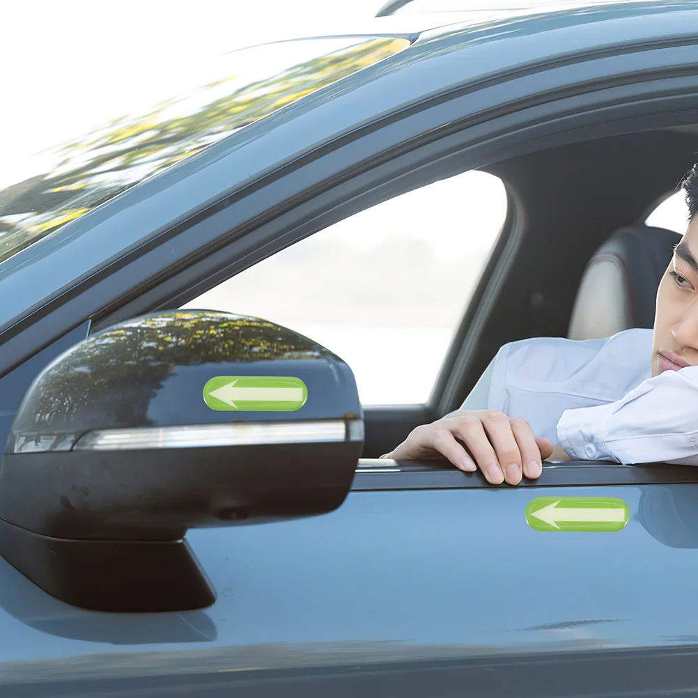 4 قطعة ملصق توهج الليل السهم بمناسبة ملصقات سائق جديد تحديد المواقع إشارة الاتجاه مضيئة السهم الشارات