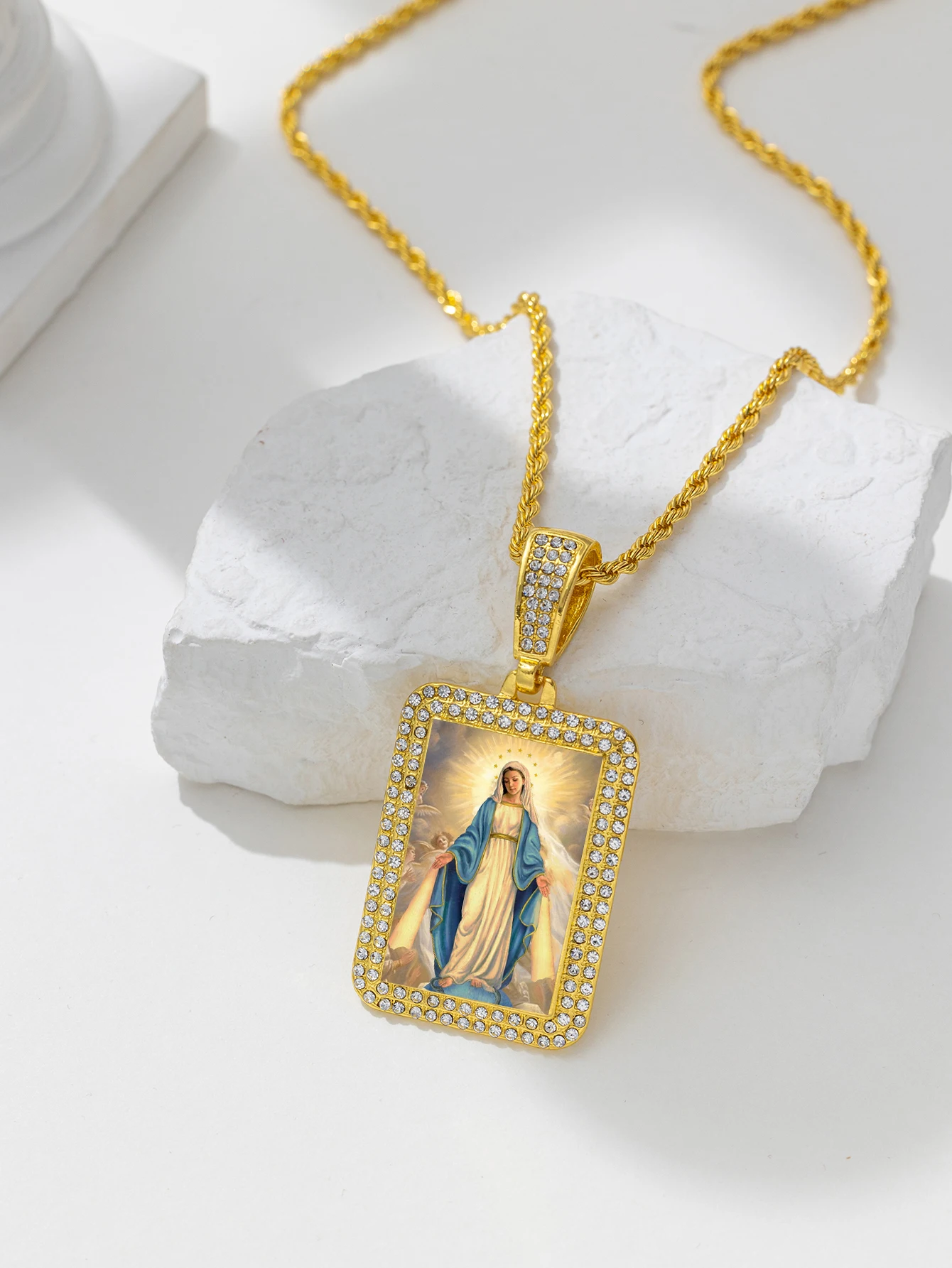 The Woman In The Blue Robe Necklace Fashion Trends Men's Beautifully Jewelry Valentine's Day Birthday Gift