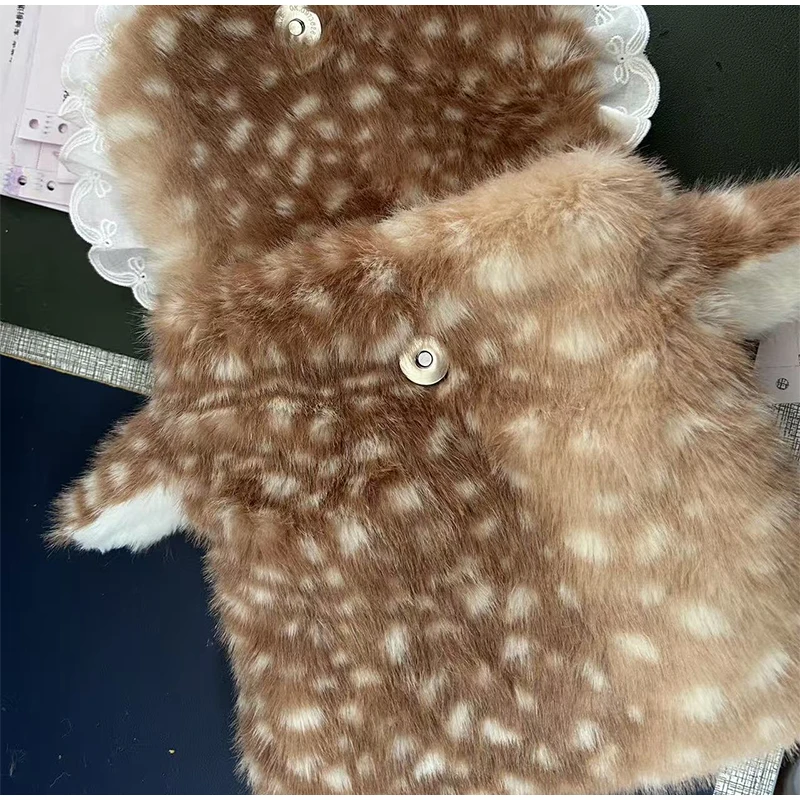 Japanische Hirsch gefleckte Band Plüsch Unterarm Umhängetasche, Mori Girl Elch flauschige Frauen Geldbörse, Winter süße Woodland Fairycore Handtasche – Detail 10