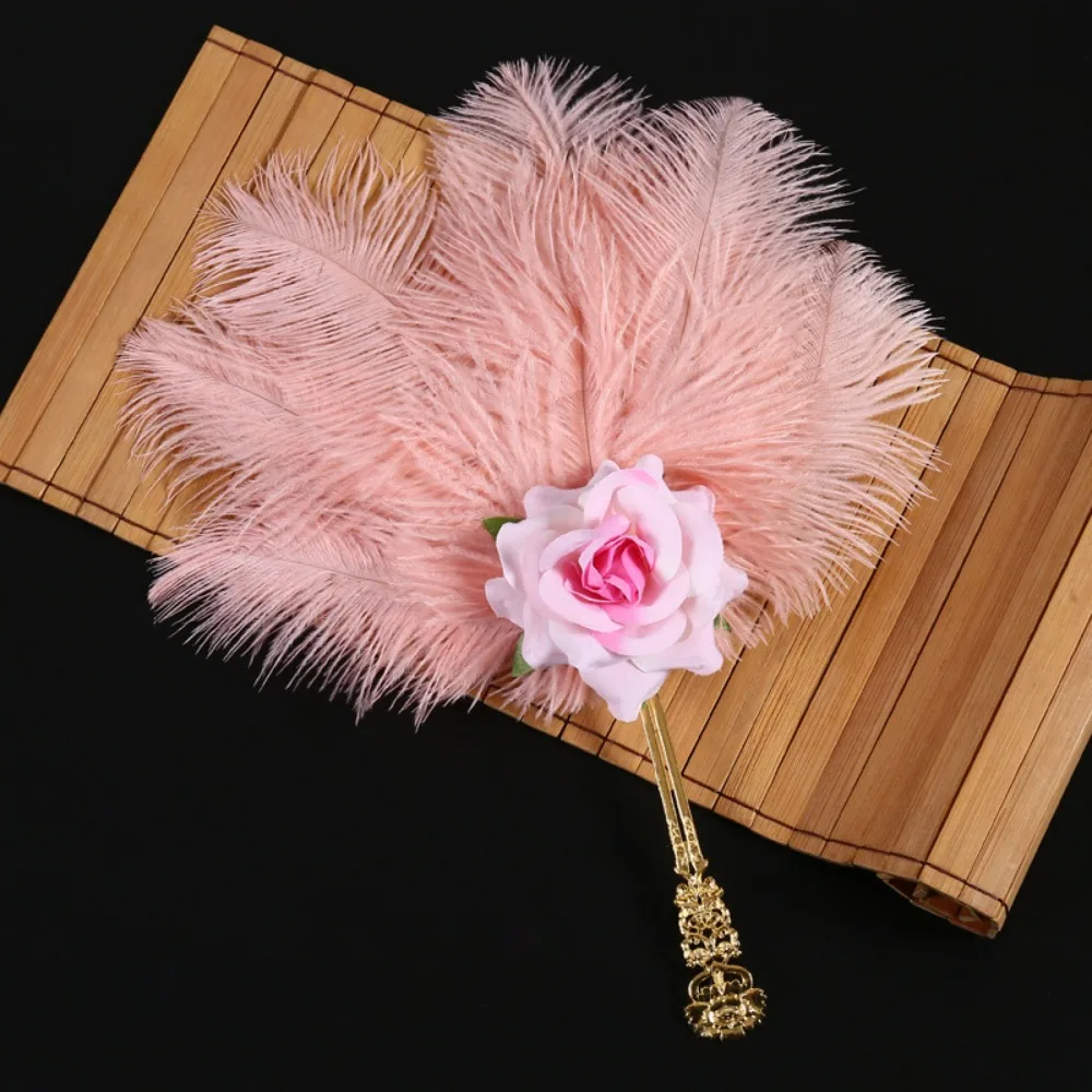 

Gold Handle Ostrich Feather Fan Soft Fluffy Handmade Craft Feather Rose Fan Artificial Rose Cosplay Props Fan Party Occasions