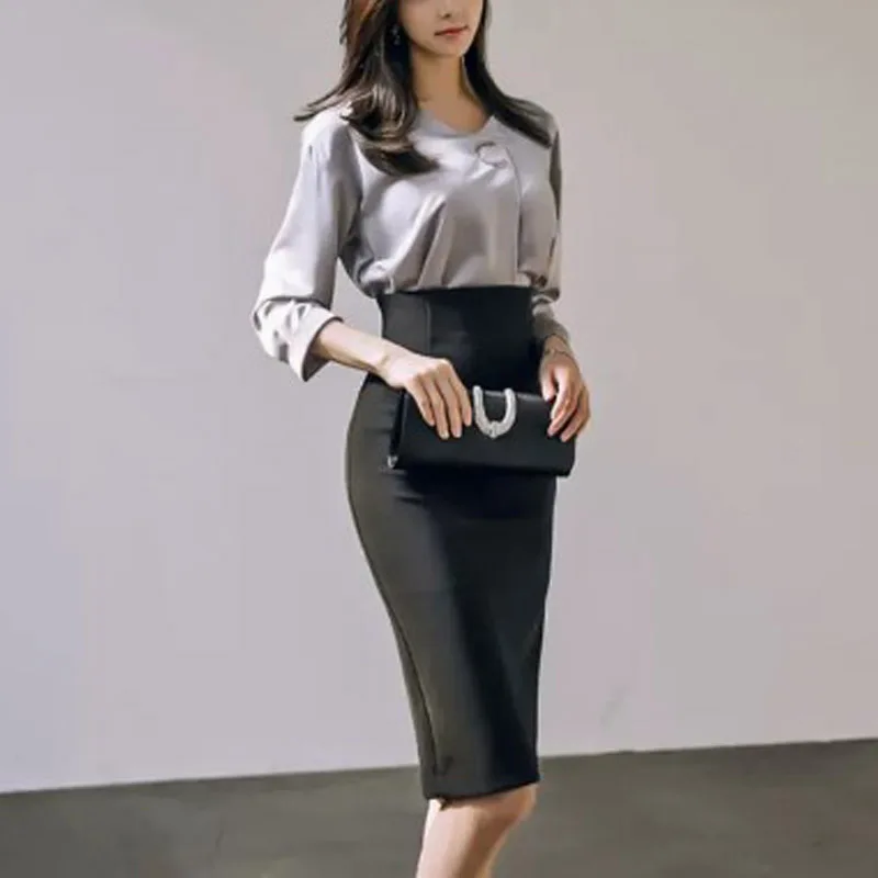 Profesjonalna spódnica o prostym kroju, z wysokim stanem, typu ołówkowa, do pracy, o średniej długości, w kształcie litery A, prosta, elegancka spódnica damska.