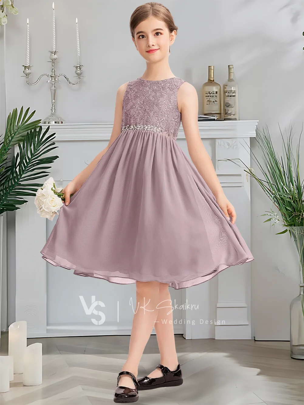 Gaun Pengiring Pengantin Junior Renda Sifon Panjang Selutut C A-line Scoop dengan Gaun Gadis Bunga Tanpa Lengan Manik-manik dengan Ritsleting Belakang Musim Panas