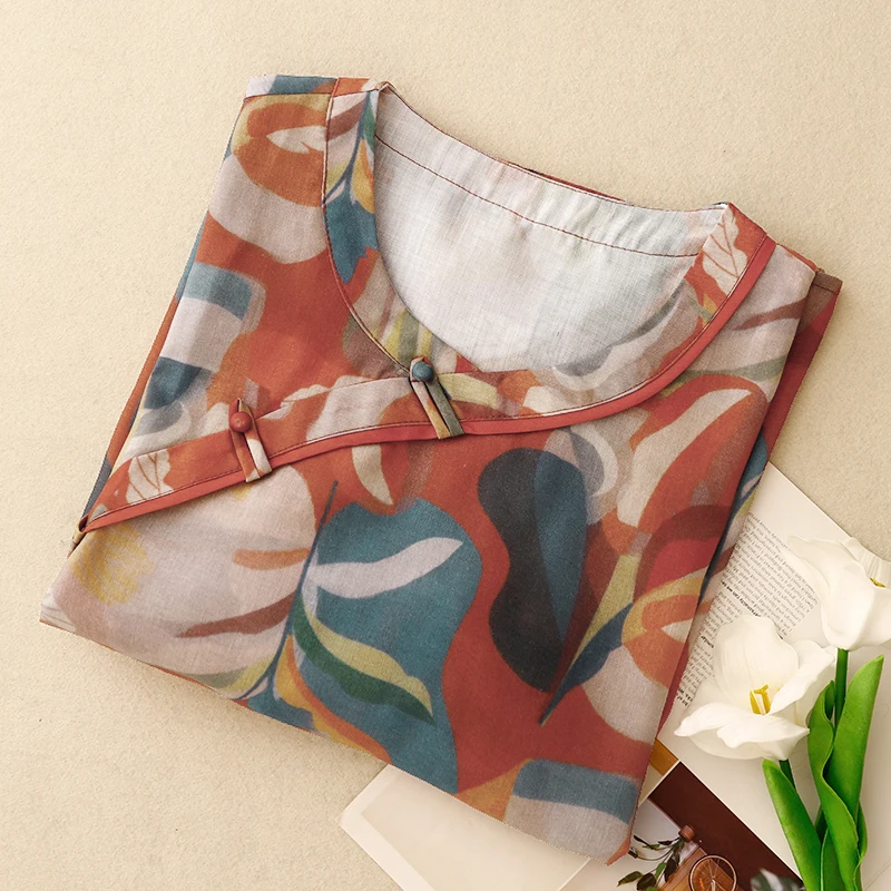 تي شيرت فضفاض مناسب على شكل حرف V من القطن والكتان مطبوع للنساء صيفي أنيق ومتعدد الاستخدامات ورقيق علوي للتخسيس