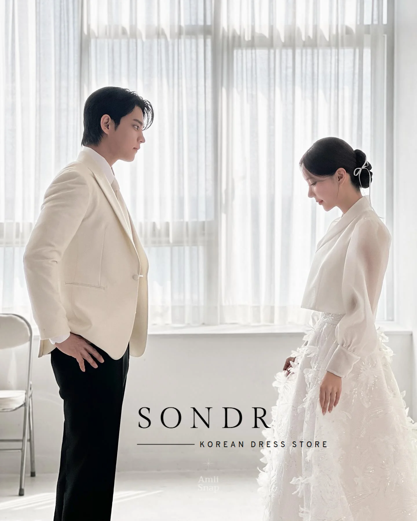 Sondr مخصص الهانبوك فساتين الزفاف الكورية صورة تبادل لاطلاق النار الفاخرة الدانتيل الخامس الرقبة طويلة الأكمام الأورجانزا فستان زفاف لحفل الزفاف #4