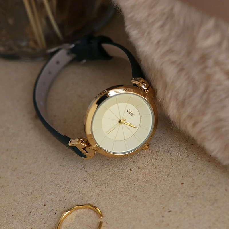 

Korean Retro-Style Artistic2026New Minimalist And Exquisite Leather Strap Quartz Women'S Watch, High-Quality Women'S Wristwatch.