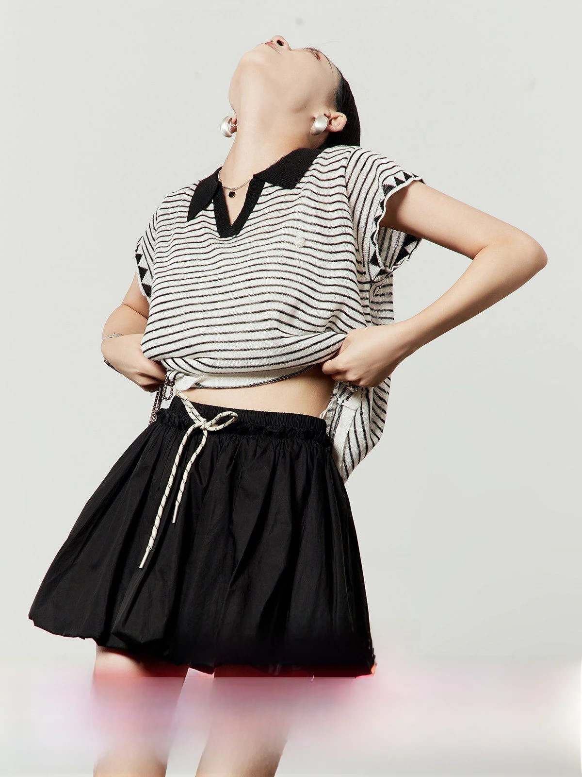 

White Loose ort Sve Ne Striped T-irt Women's Summer New Sle Casual Comfortable Versatile Faionable Top