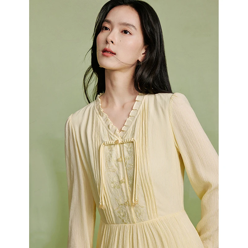 INMAN Neo-Chinese Style Women's Dress 2024 Autumn embroidered V-neck disc buckle prairie hem long-sleeved Dresses