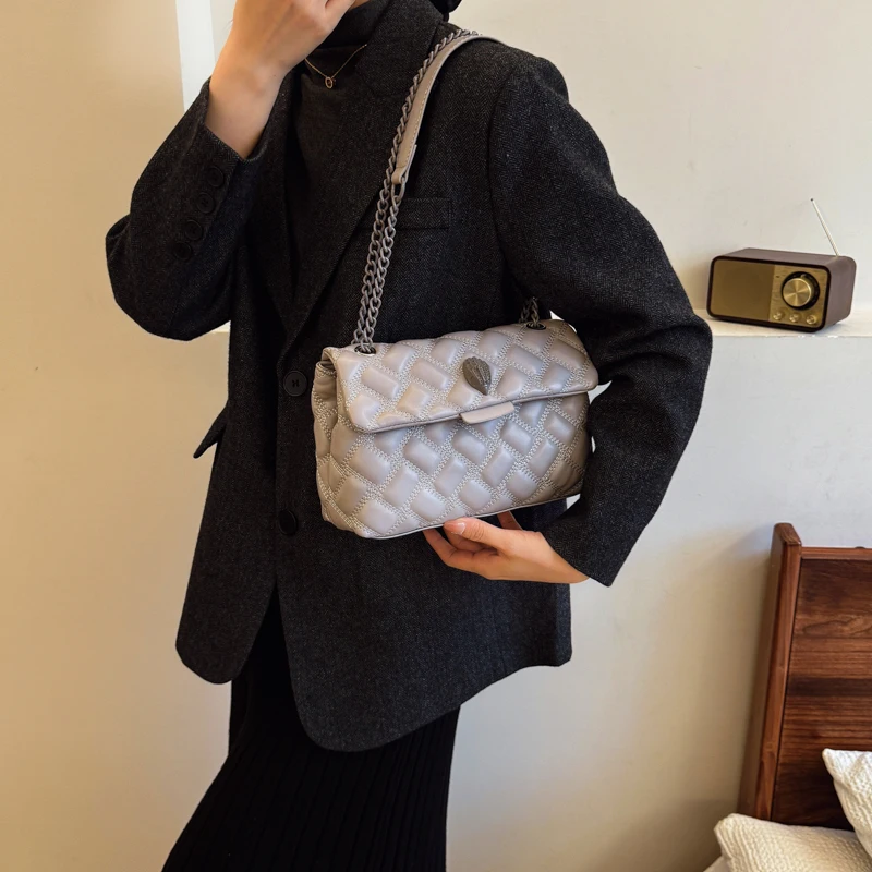 

Stylish Casual Shopper Bag For Daily Commuter With Large Capacity Trendy Leather And Unique High-End Logo Detail