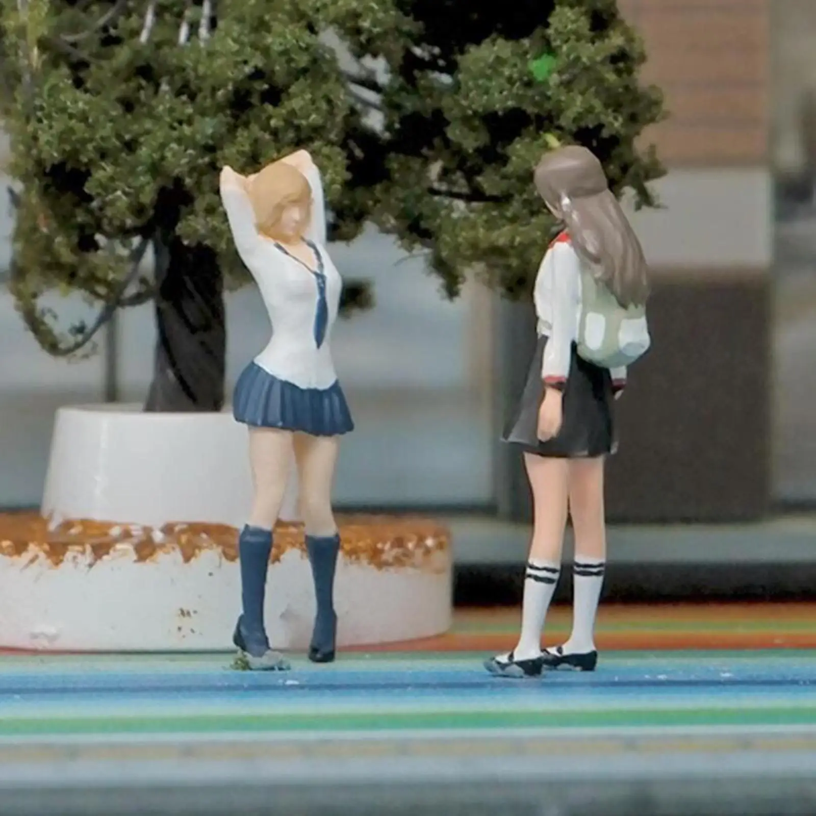 

1/64 Miniature Short Hair Girls Figurines for Diorama Micro Landscapes Decor
