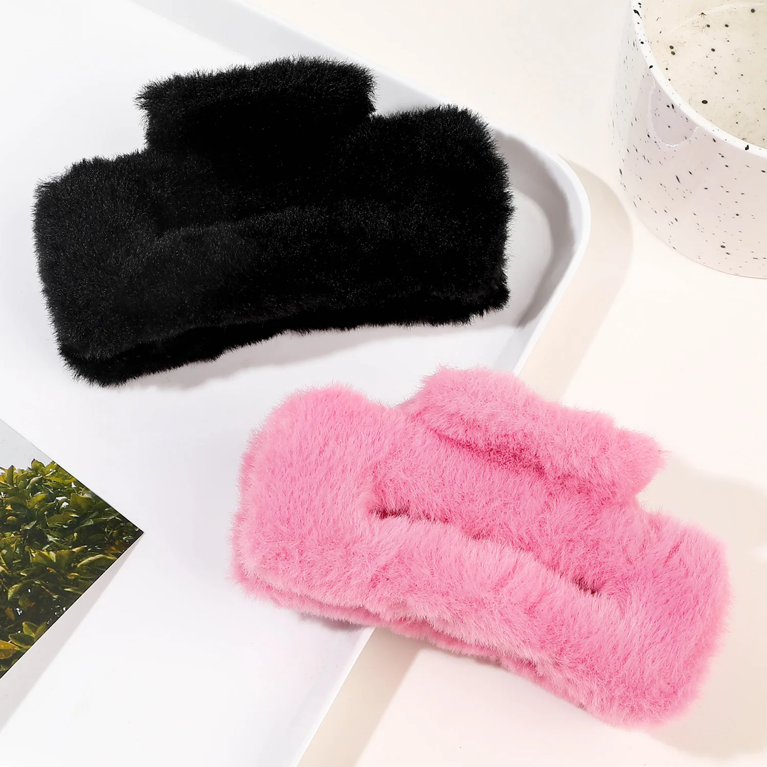 Winter Plush Square Hair Claw For Women Elegant Acrylic Hairpins Faux Fur Hair Clip Fashion Fluffy Barrette Crab Hair Accessorie