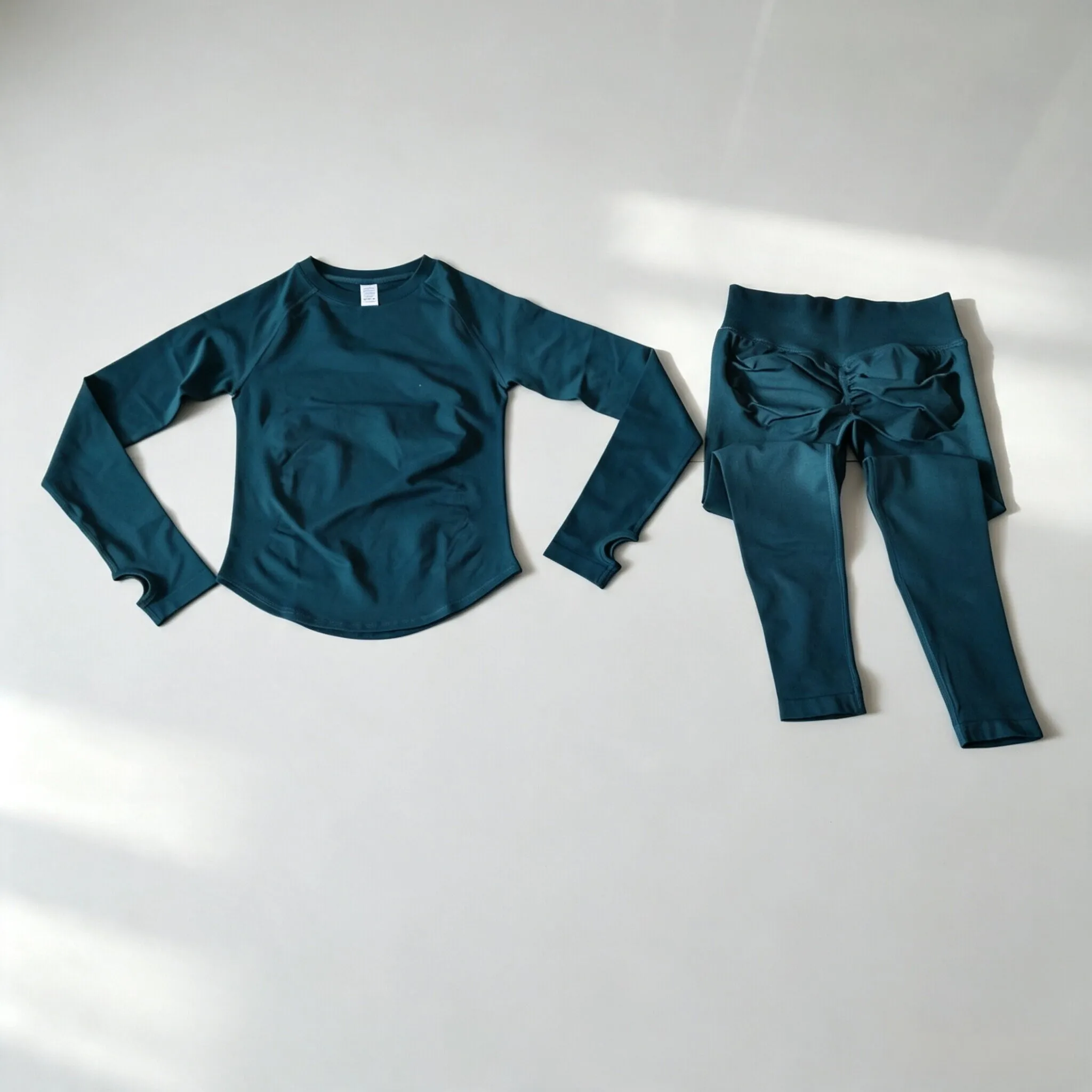 Dneyf DFY Damen Yoga-Set mit Daumenloch, Slim-Fit Langarm-Oberteil & Hochgeschnittener, Po-Formender Yoga-Leggings, Schnelltrocknend, 2-teiliges Fitness-Set – Detail 17