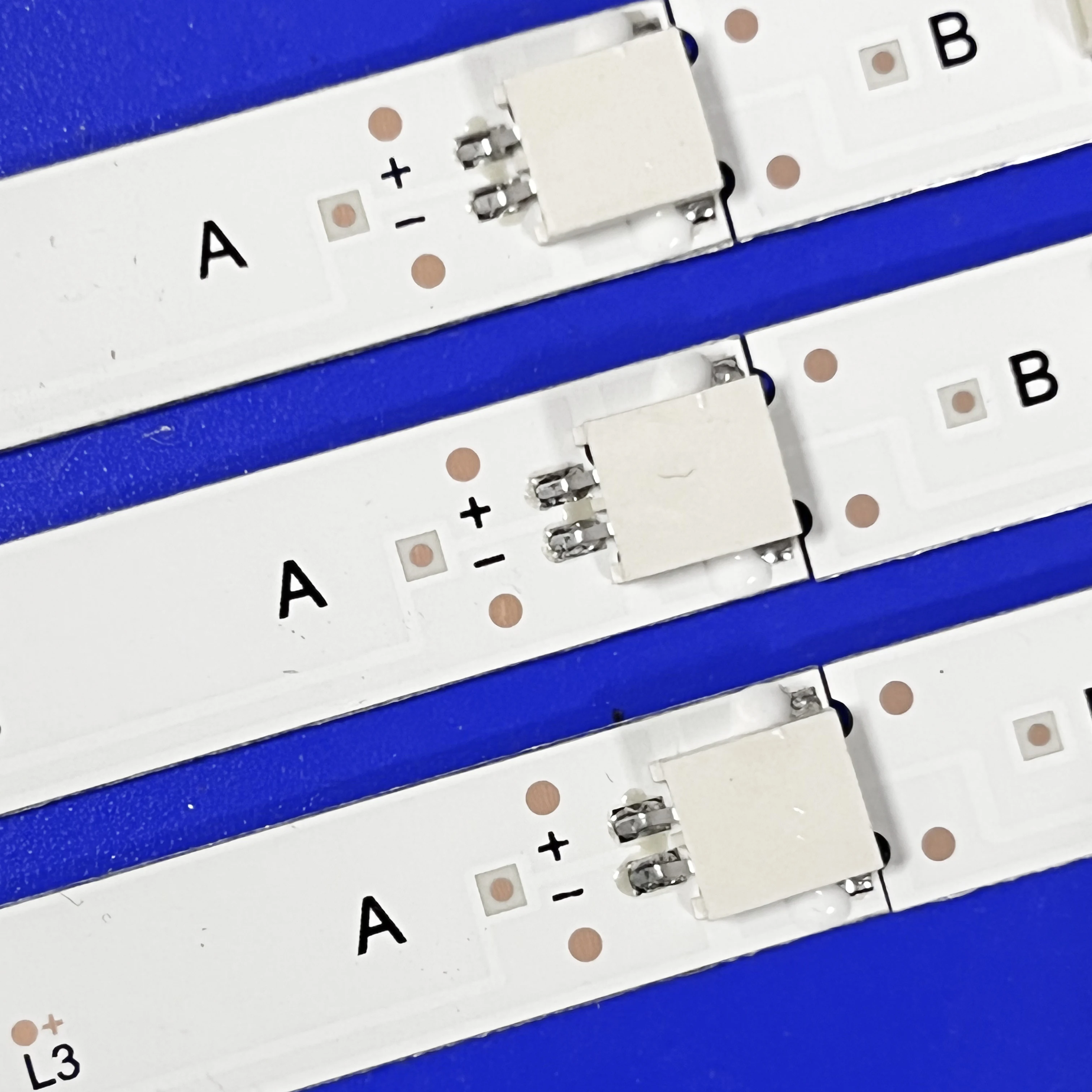 HRS_SQY40A114_3X7_2W_MCPCB 12MM_V1 لـ RCA RLDED4016A-H AKTV4030 EX-40FS007B 40LFA19S 40LFN19S ET-40FHD18S-T2 QT40NX73 AGL 390114