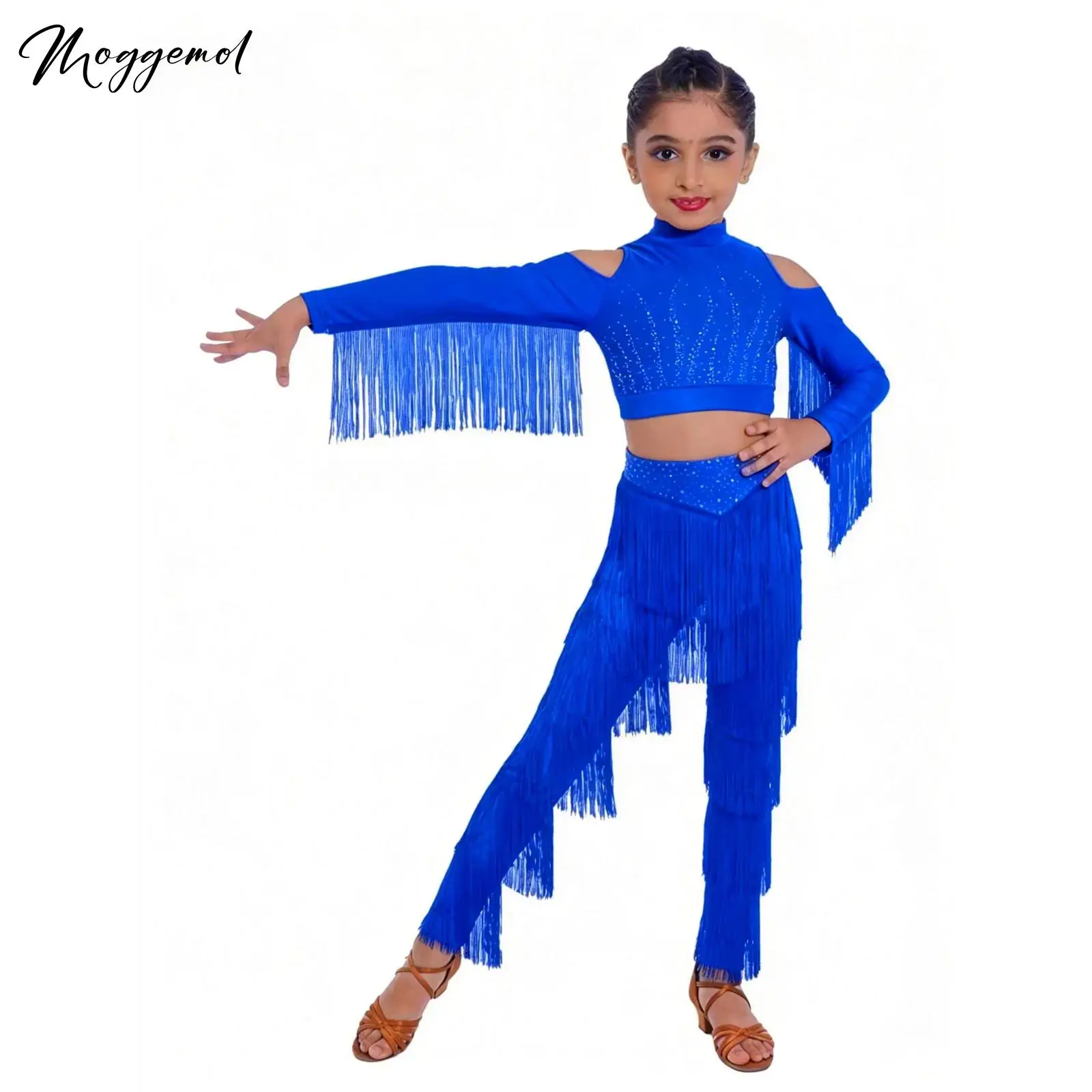 

Детский костюм для латиноамериканских танцев для девочек: топ с открытыми плечами, длинными рукавами, бахромой, блестящими стразами и молнией на спине, а также брюки с многоярусной бахромой.