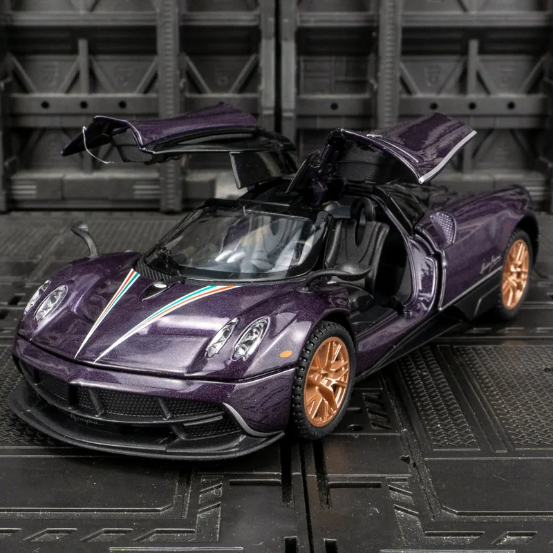 

1:32 Pagani Huayra alloy car model pull back acousto-optic toy car boy door hood trunk can be opened.