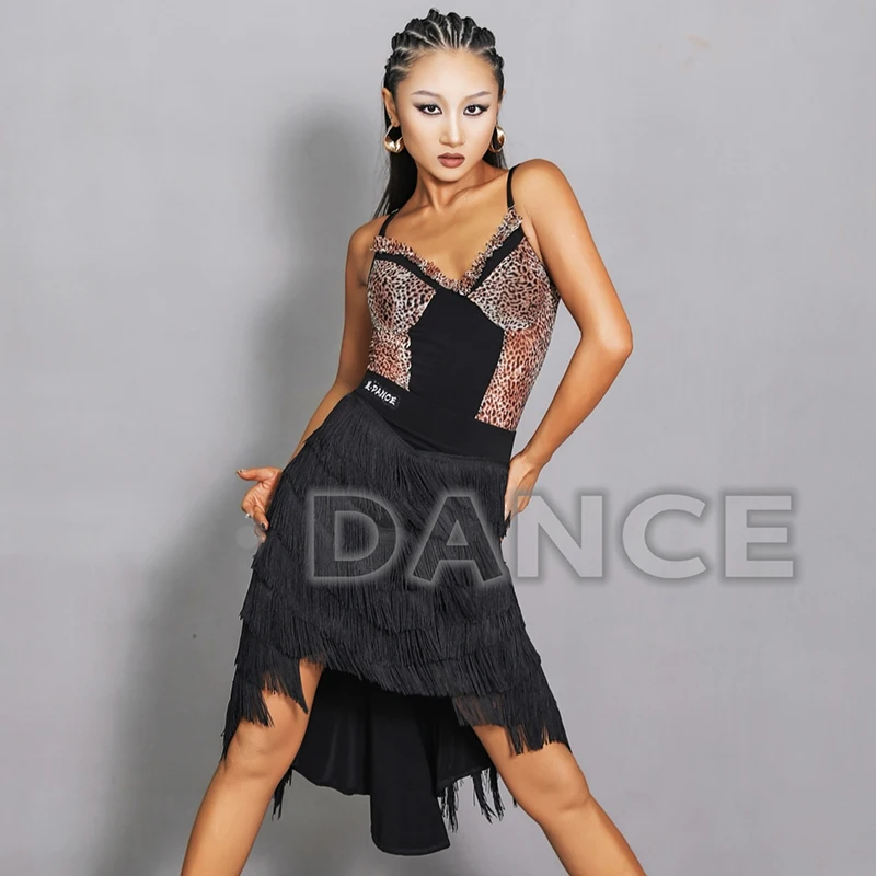 2025 Nuovi costumi di performance di danza latina per le donne Mezza gonna lunga con nappa con canotta Top Abiti Abbigliamento latino per adulti DQS20078