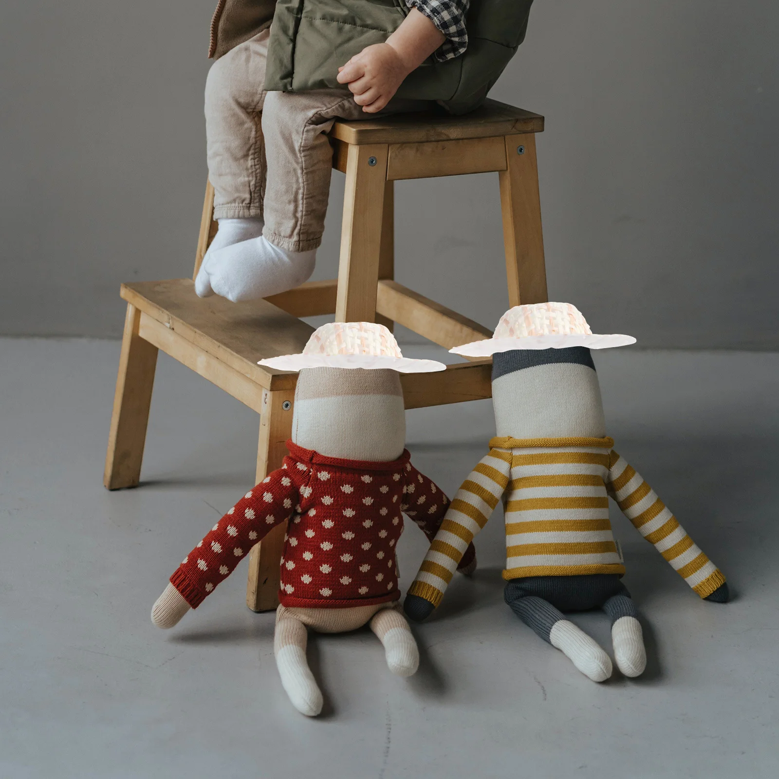 

12 Pcs Decoration Dollhouse Crafting Supplies Mini Hats Crafts Straw Knitting Miniature