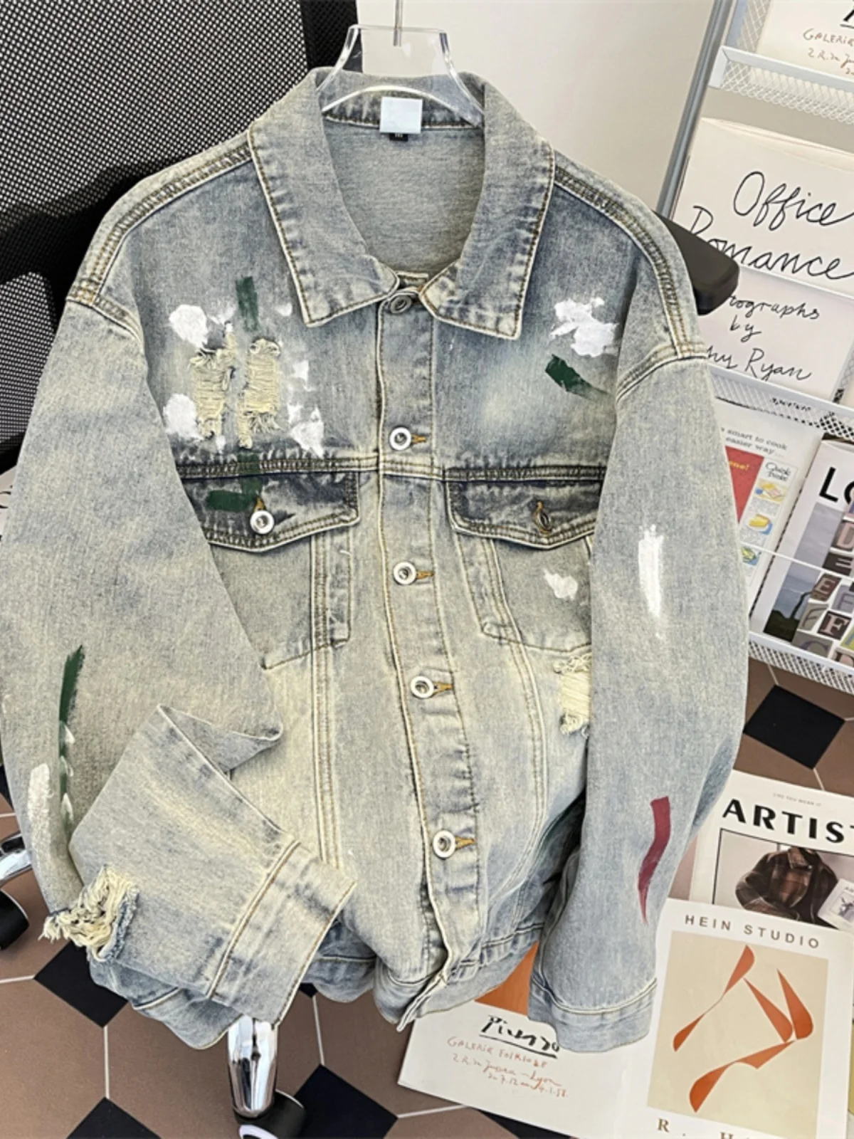 

Винтажная джинсовая куртка с эффектом потертости для мужчин, повседневная, свободная, модная, весенне-осенняя верхняя одежда, длинный рукав, откидной воротник, боковые карманы