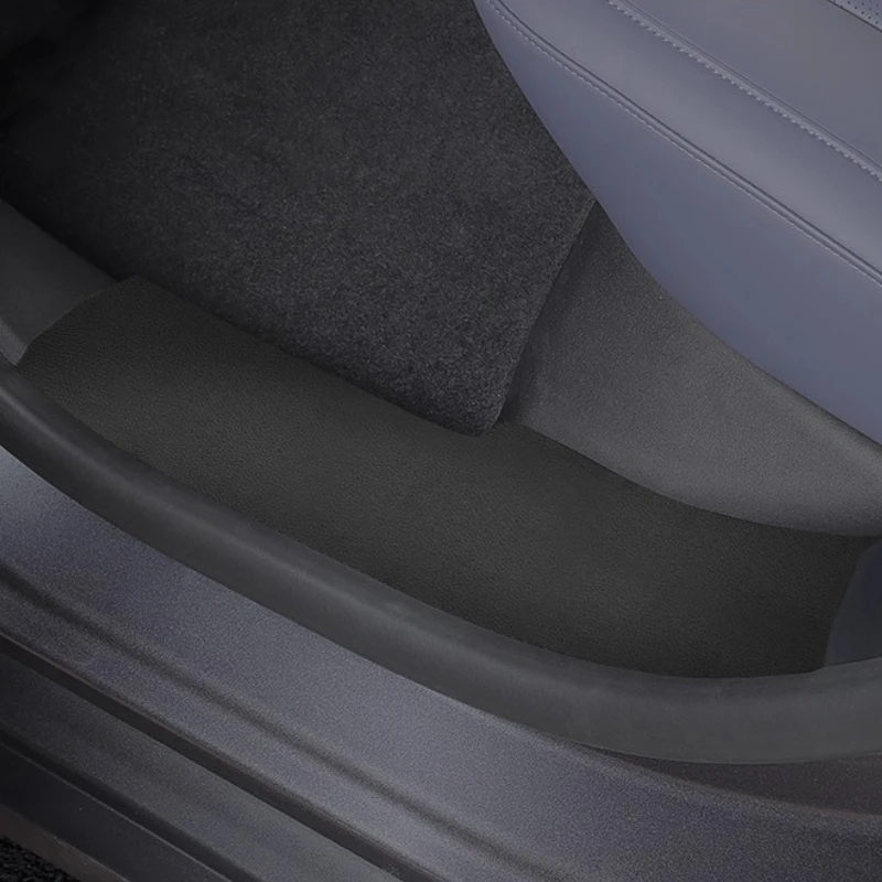 For Geely Jiyue 07 Carbon Fiber Threshold Strip Pedal Protective Sticker Scratch Resistant Tread Pattern Car Interior Accessory