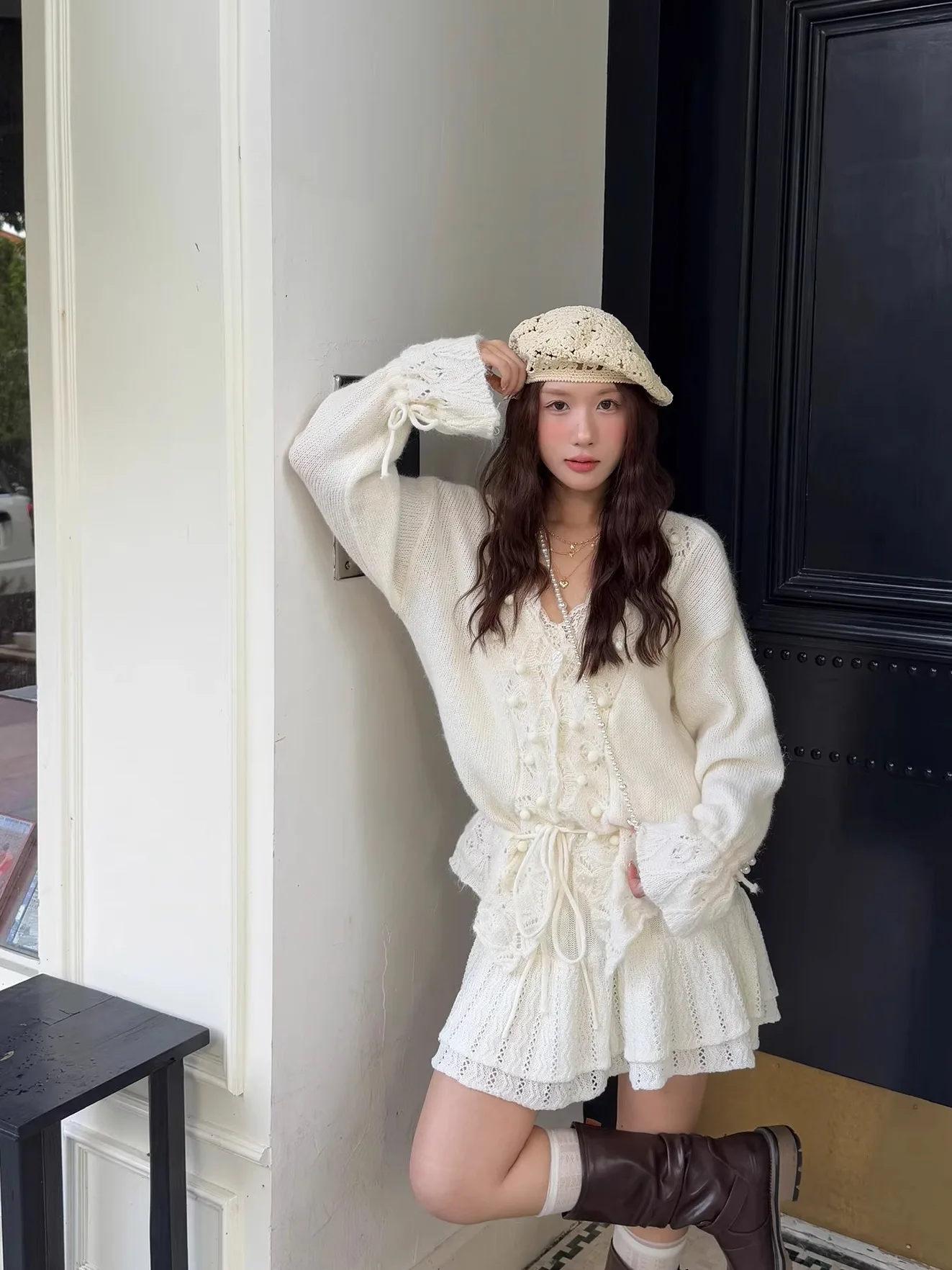 

Gentle Heavy Work Hollow out Knitted Sweater with Ball Woolen V Ne Open Cardigan for Women Autumn Season Long Sve