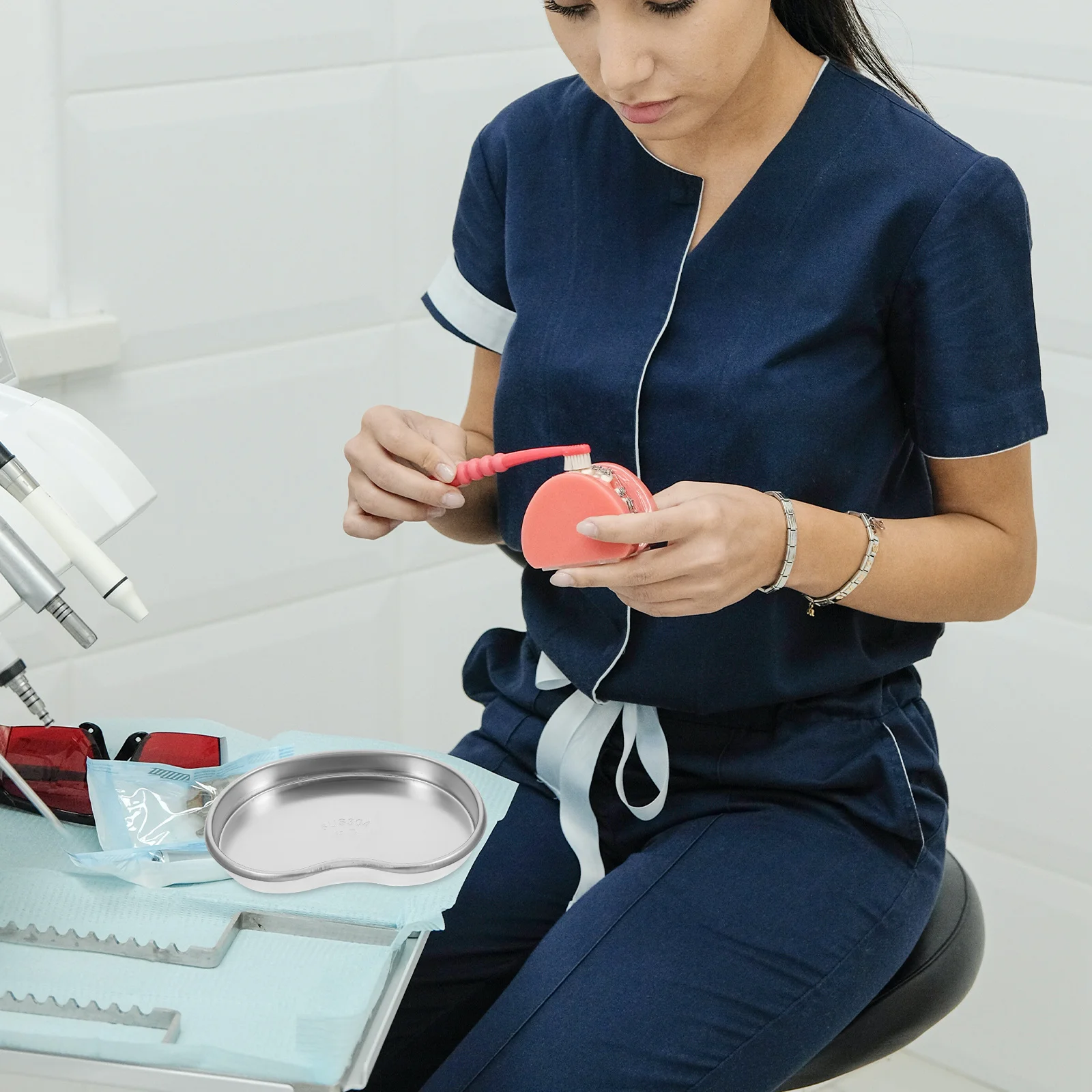 

Medical Curved Tray 304 Stainless Steel Dental Procedure Tool For Beauty Salon Laboratory Instrument Supply