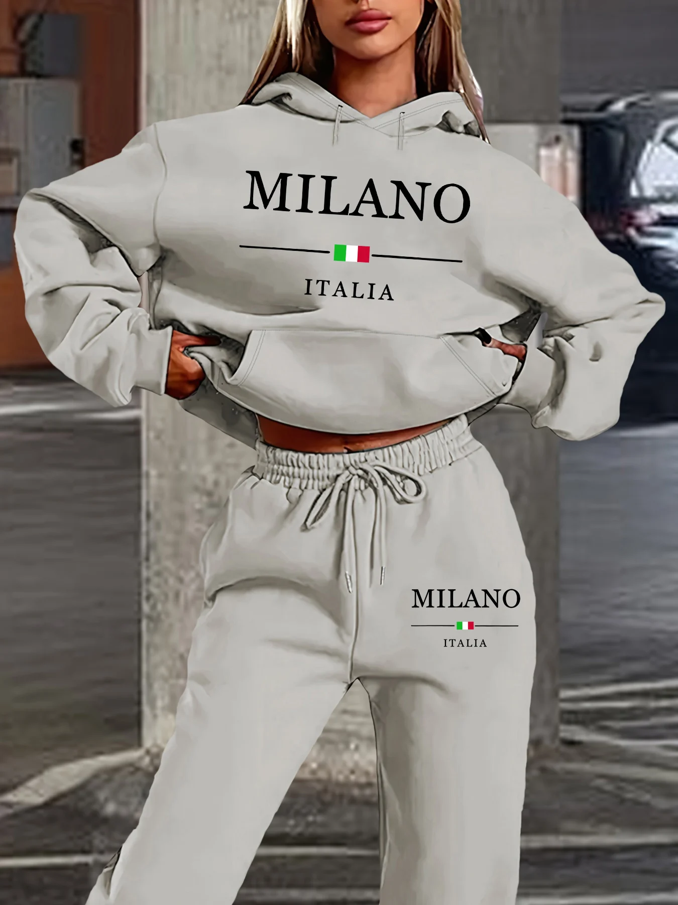 

Женская осенне-зимняя модная повседневная толстая теплая толстовка с капюшоном и спортивные штаны с принтом MILANO ITALIA.