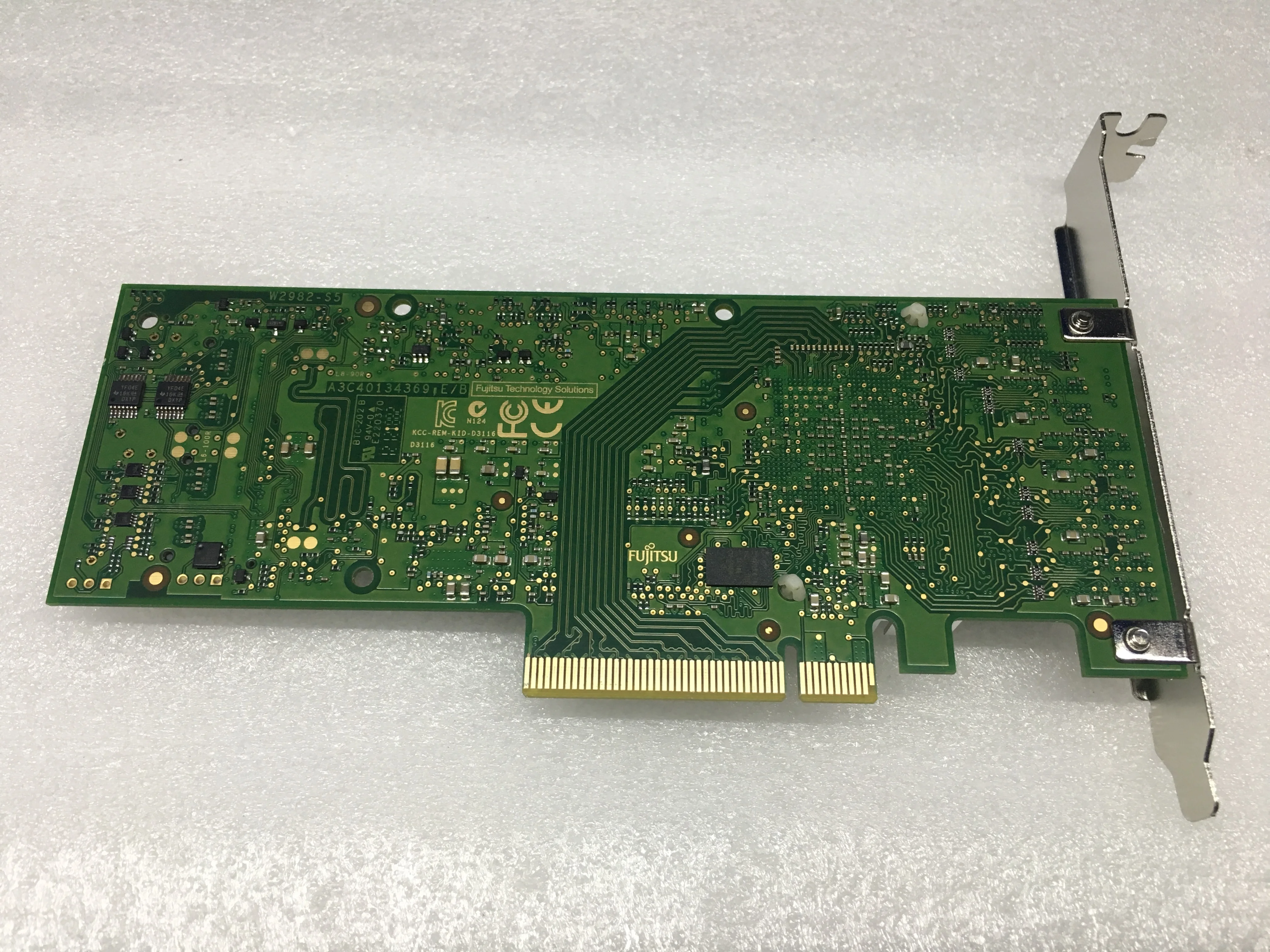 Imagem -02 - Fujitsu D3116 Raid Sas 6g 1g Controlador Pcie2 Lsi2208 = 92668i Cartão Raid