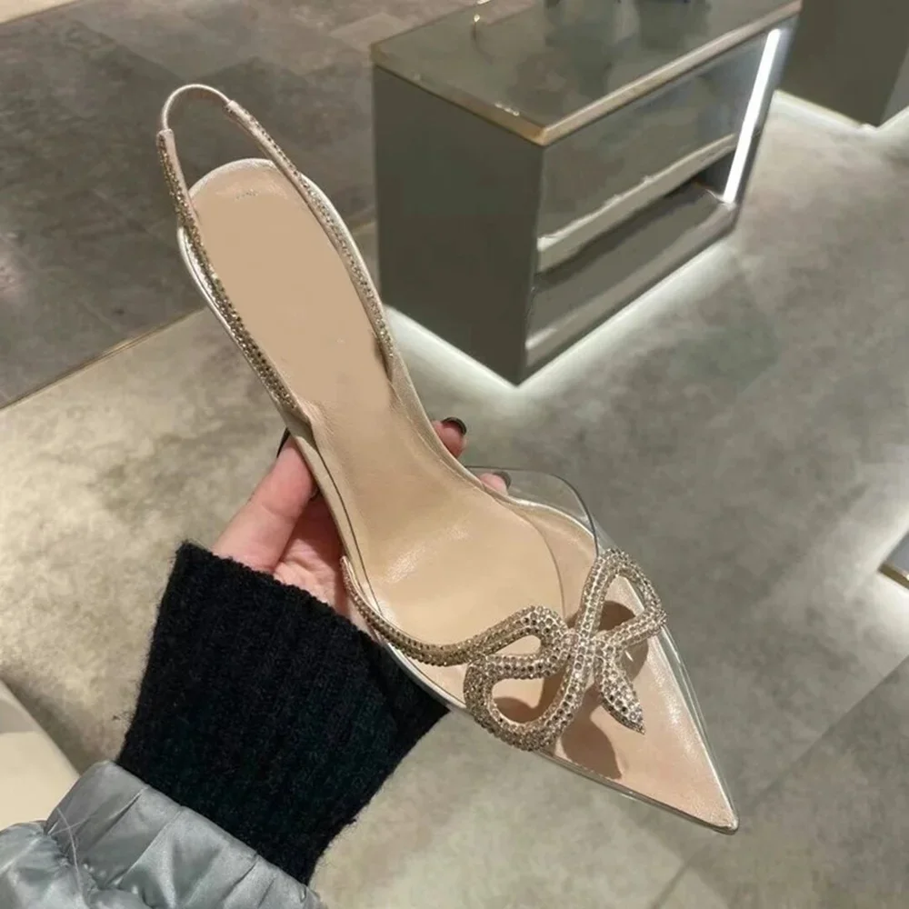 

Сандалии со змеиным украшением, пикантные сандалии с острым носком на тонком каблуке с открытой пяткой до щиколотки, новые поступления, модная женская современная обувь