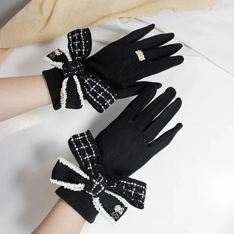 Big Bowknot Gloves for Women Winter Autumn Elegant Black White Gloves Thick Plush Lining Touch Screen Female Gift