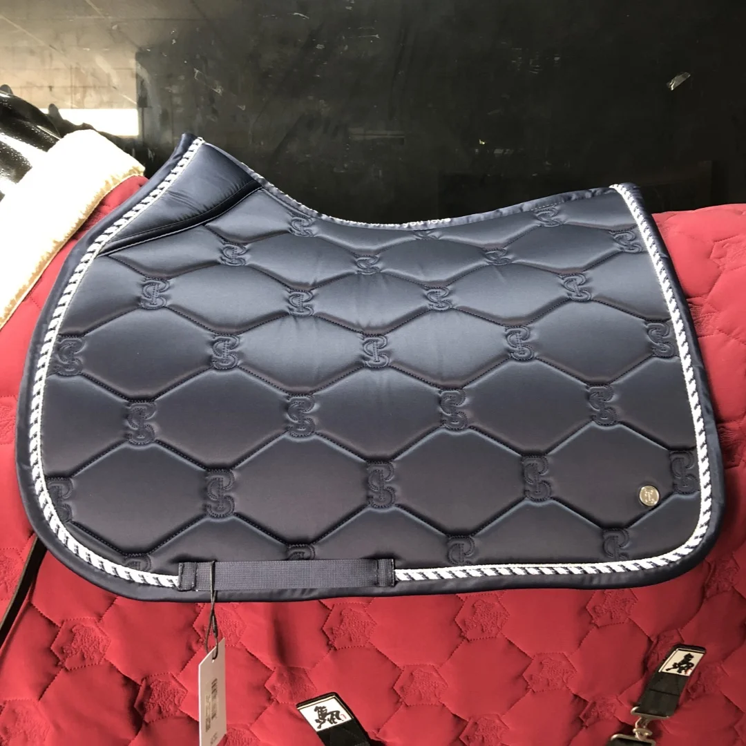 Perlengkapan Berkuda Produsen Peralatan Kuda Set Alas Pelana Logo Kustom Warna Solid Alas Pelana Berkualitas Tinggi untuk Dressage dan Balap
