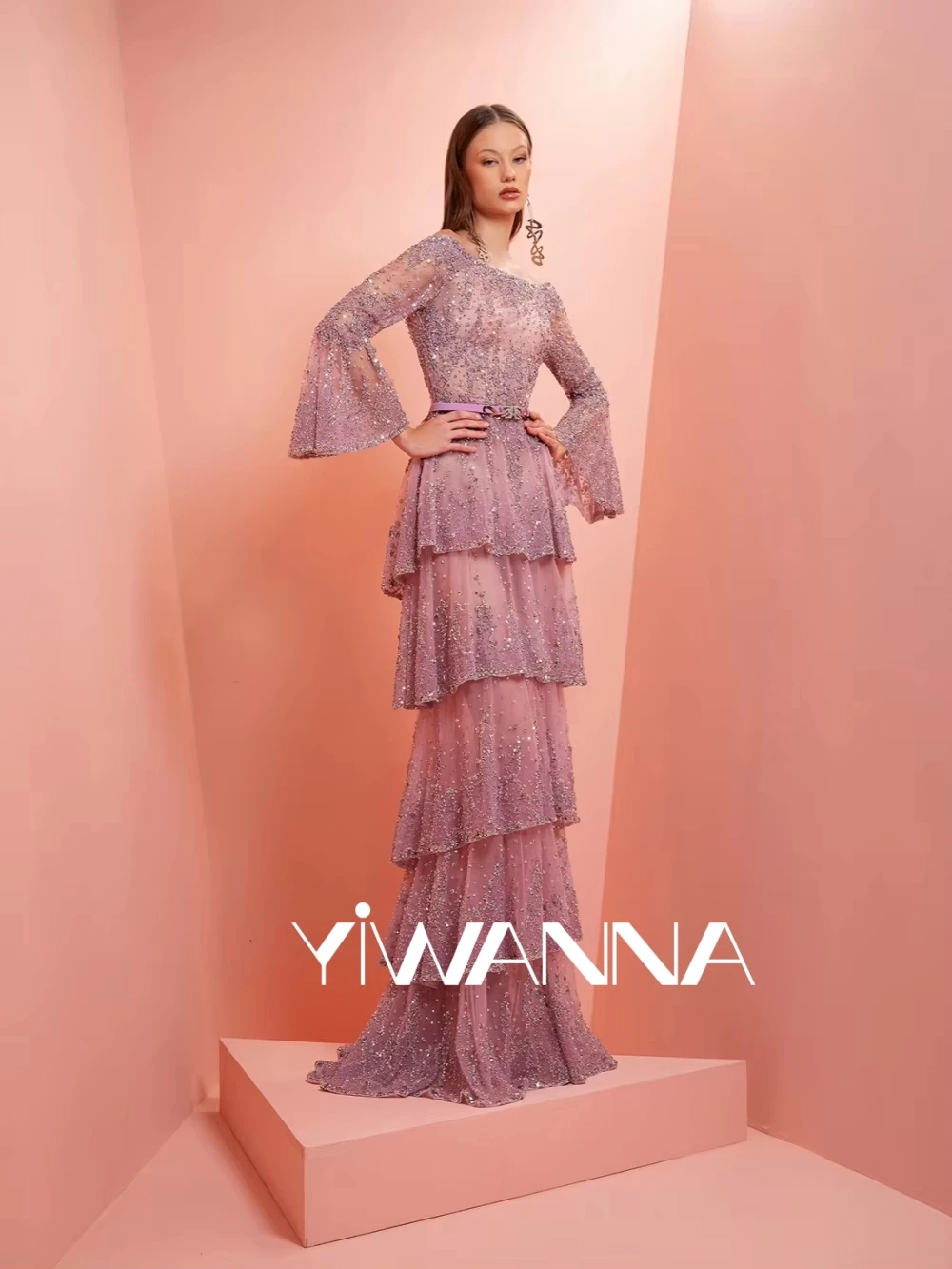 

Tiered Glimmering Beaded Long Evening Dress Exquisite Illusion Flare Sleeve Wedding Party Gown Customized Stylish Prom Dresses