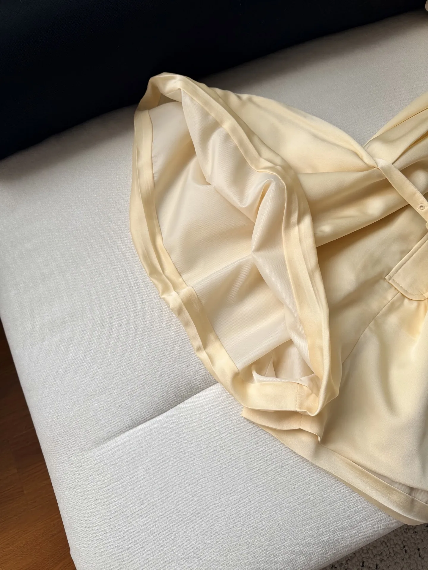 Ladies Solid Color Turn-down Collar Lantern Sleeve High Waist Fashion Satin Jumpsuit
