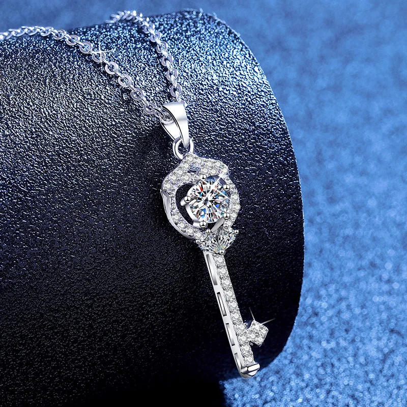 PT950 platinum moissanite diamond necklace female Korean white gold moissanite key fashion collarbone chain in stock