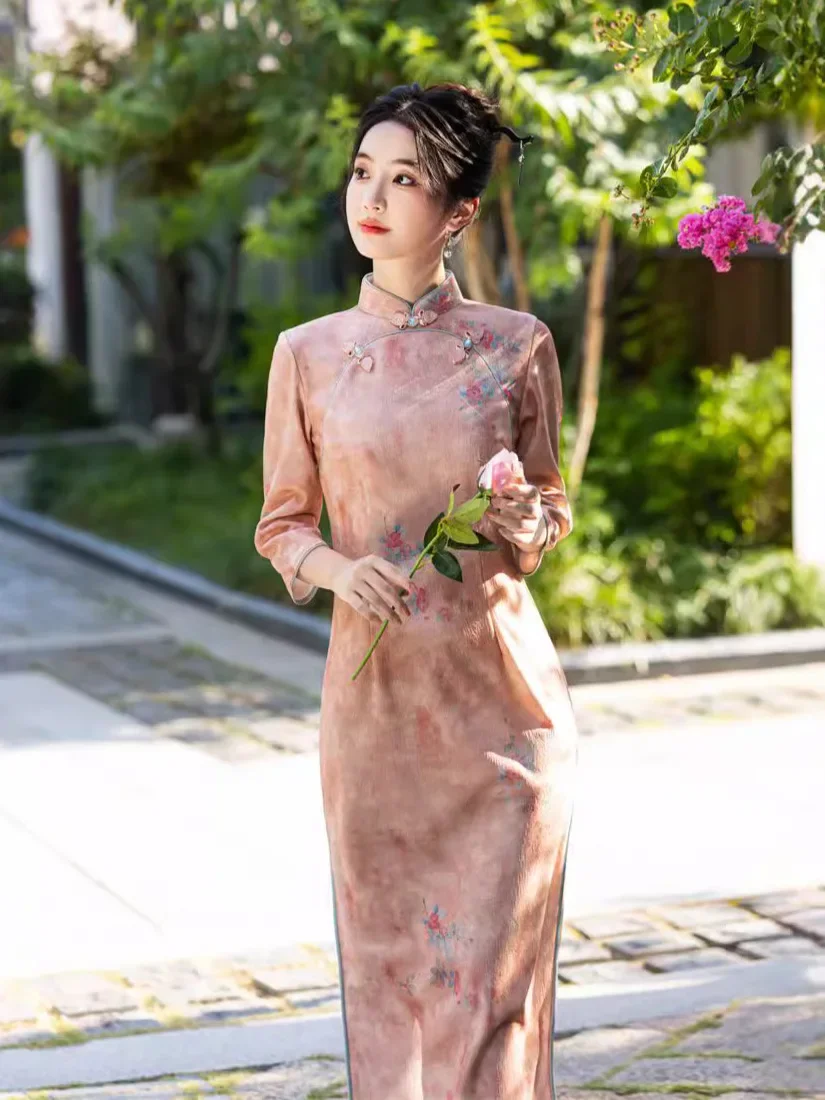 

Осень 2023, новое длинное платье Cheongsam с принтом розового цвета, новое утягивающее женское платье Cheongsam в китайском стиле для девочек