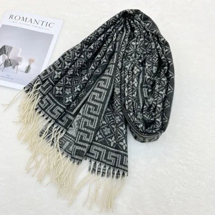 2024 plaid scarf women\'s warm scarf fashion shawl autumn and winter imitation cashmere scarf