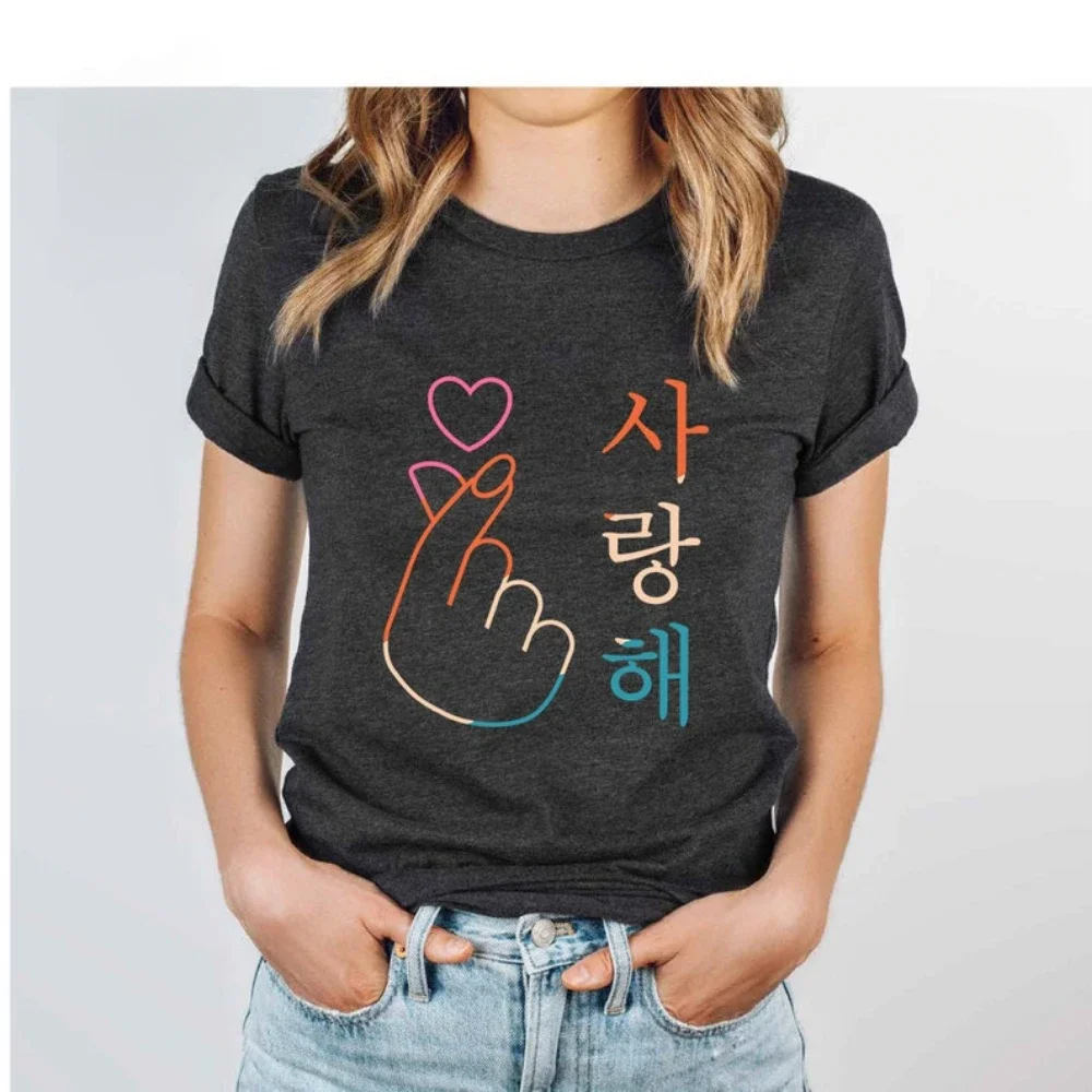 Korean Finger Heart Shirt for Her Korean Culture Tee Breathable Camisetas Nostalgia Retro Street Fashion Round Neck