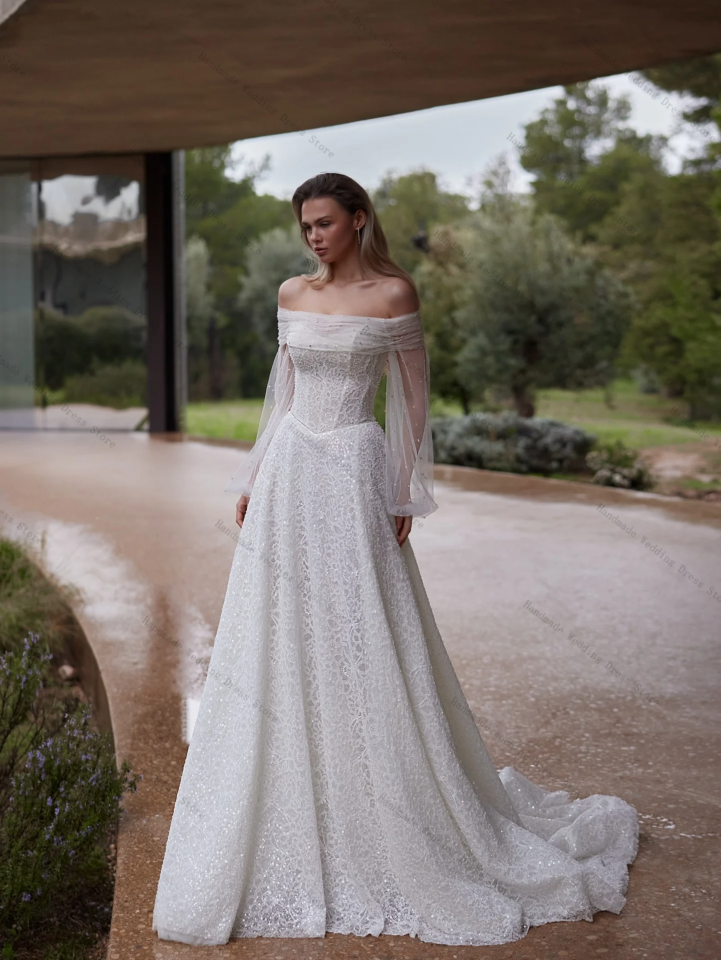 

Luxury Glitter Women Wedding Dress Crystals Sexy Off Shoulder Full Sleeves Boho Beach Bridal Gown Lace Up Back Customized Robe